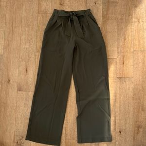 Wide light high waist Lululemon pants size 4